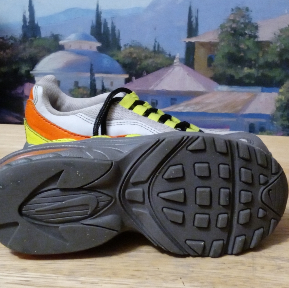 Nike Air Max 95 Kids Size 11C Dark Grey, Light Grey,Neon Green&Orange.Like🆕🚴 - Picture 7 of 15
